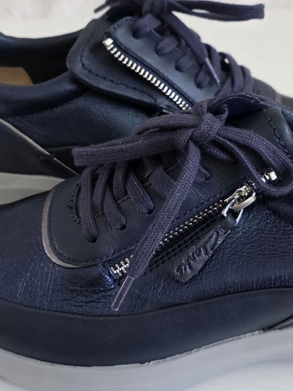 Clarks Men’s Dark Navy Leather Lace-Up Sneakers with Side Zip